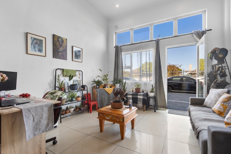 1 Bedroom Property for Sale in Heathfield Western Cape